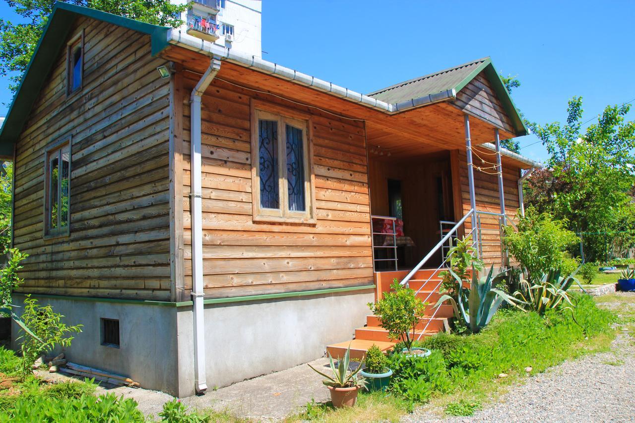 Wooden Cottage มาคินจอรี ภายนอก รูปภาพ