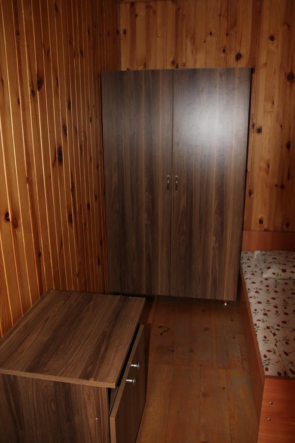 Wooden Cottage มาคินจอรี ภายนอก รูปภาพ