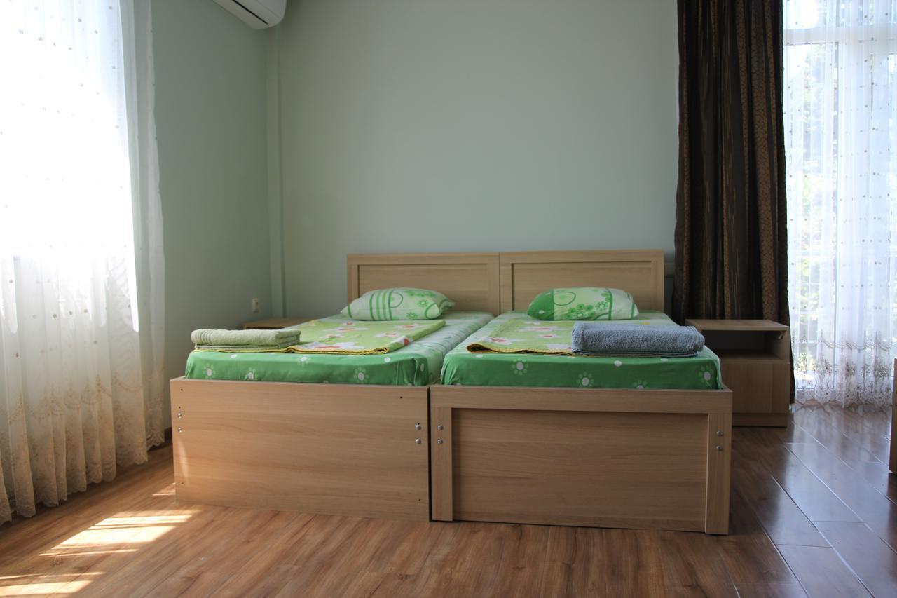 Wooden Cottage มาคินจอรี ภายนอก รูปภาพ